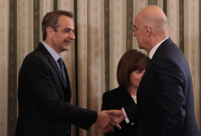 Ο Μητσοτάκης κάλεσε στην Κρήτη τον Δένδια